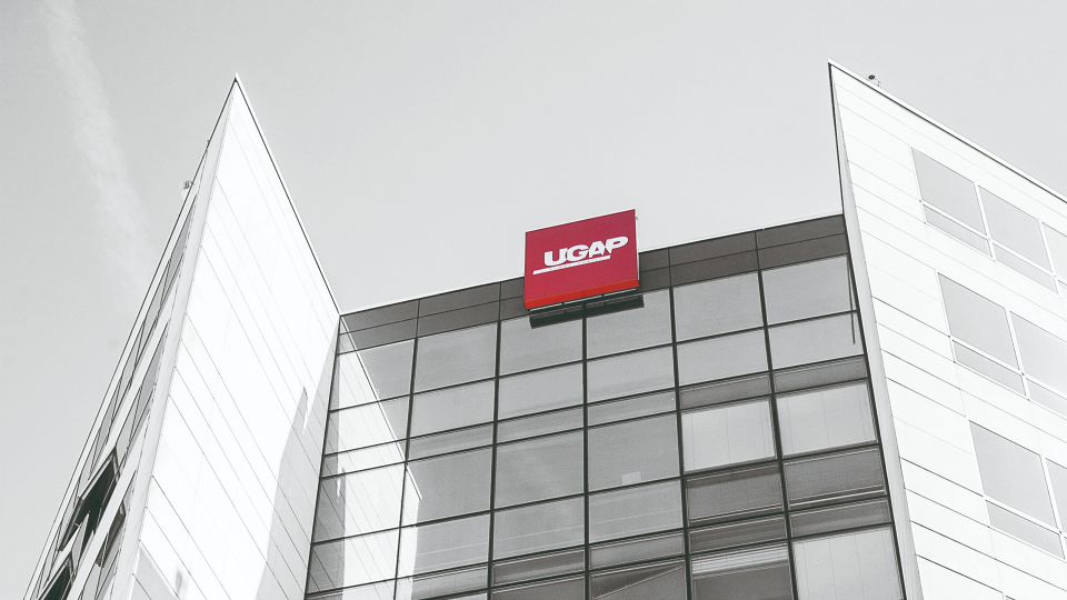 Badge for Computacenter, Oracle and Digora win French UGAP contract